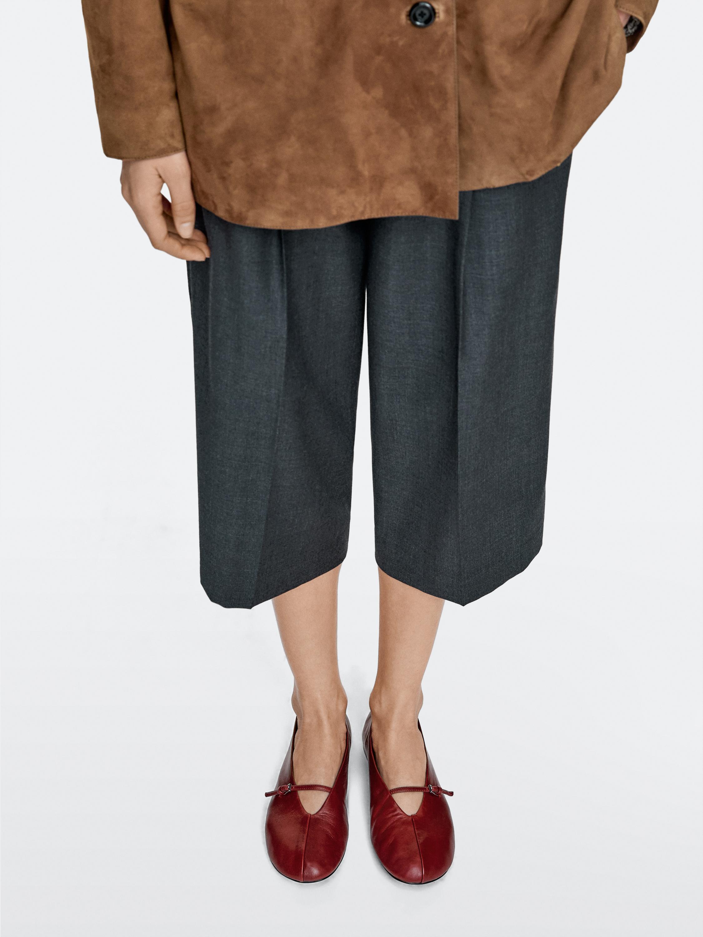 Leather ballet flats with buckle